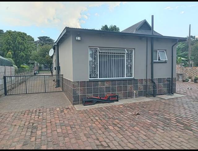 3 BEDROOM HOUSE FOR SALE IN PRETORIA GARDENS